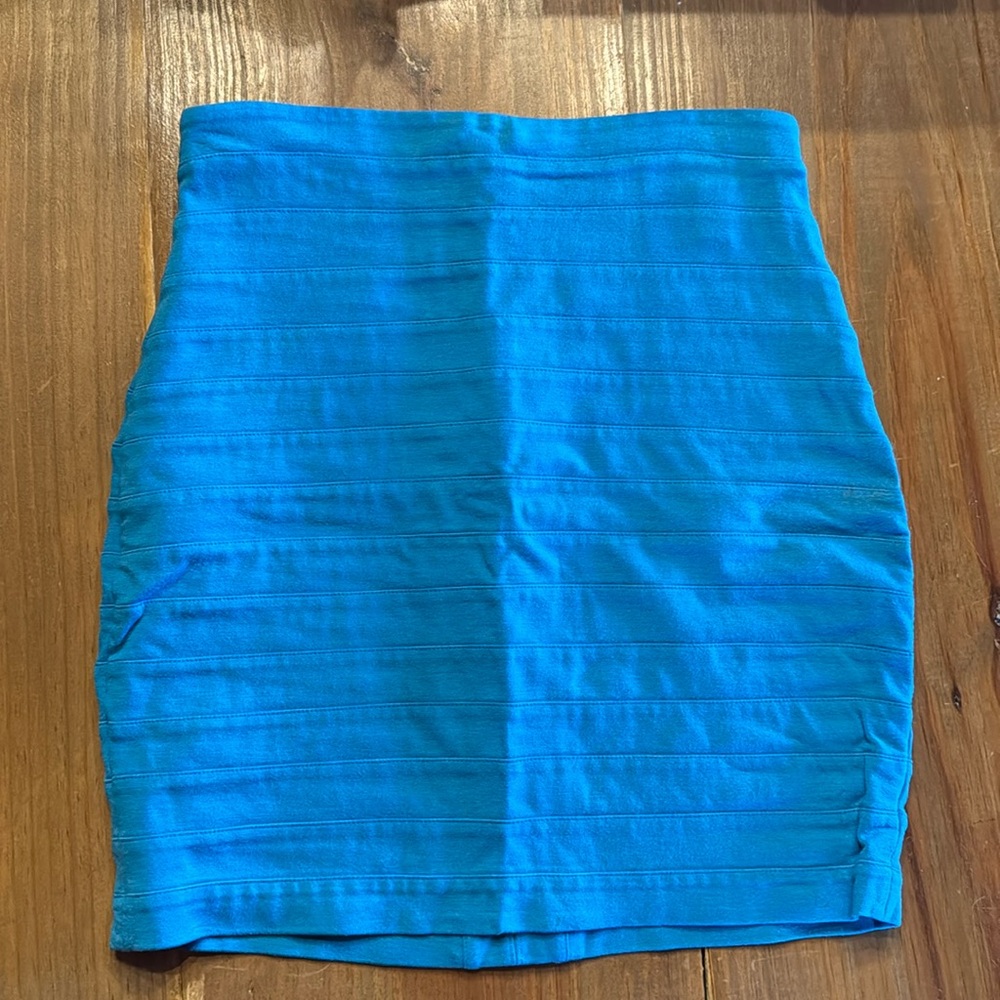Express Design Studio turquoise/blue mini skirt, size 4